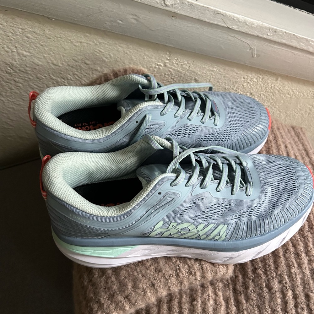 Hoka women’s 7 size 10.5. Brand new.
